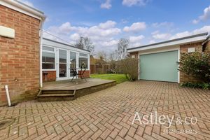 garage- click for photo gallery